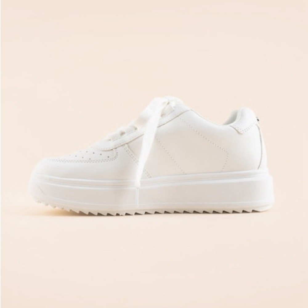 EUC Madden Girl Jesi Sneaker - Size 6.5 - Picture 3 of 12